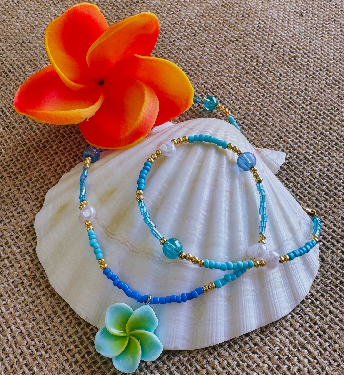 Blue flower with pearls necklace