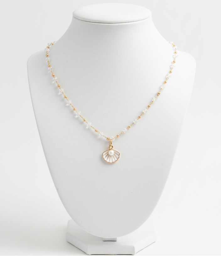 Clear clamshell necklace