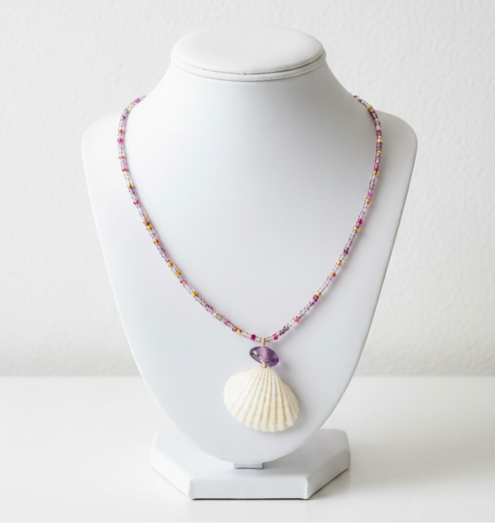 Muliticolor shell necklace