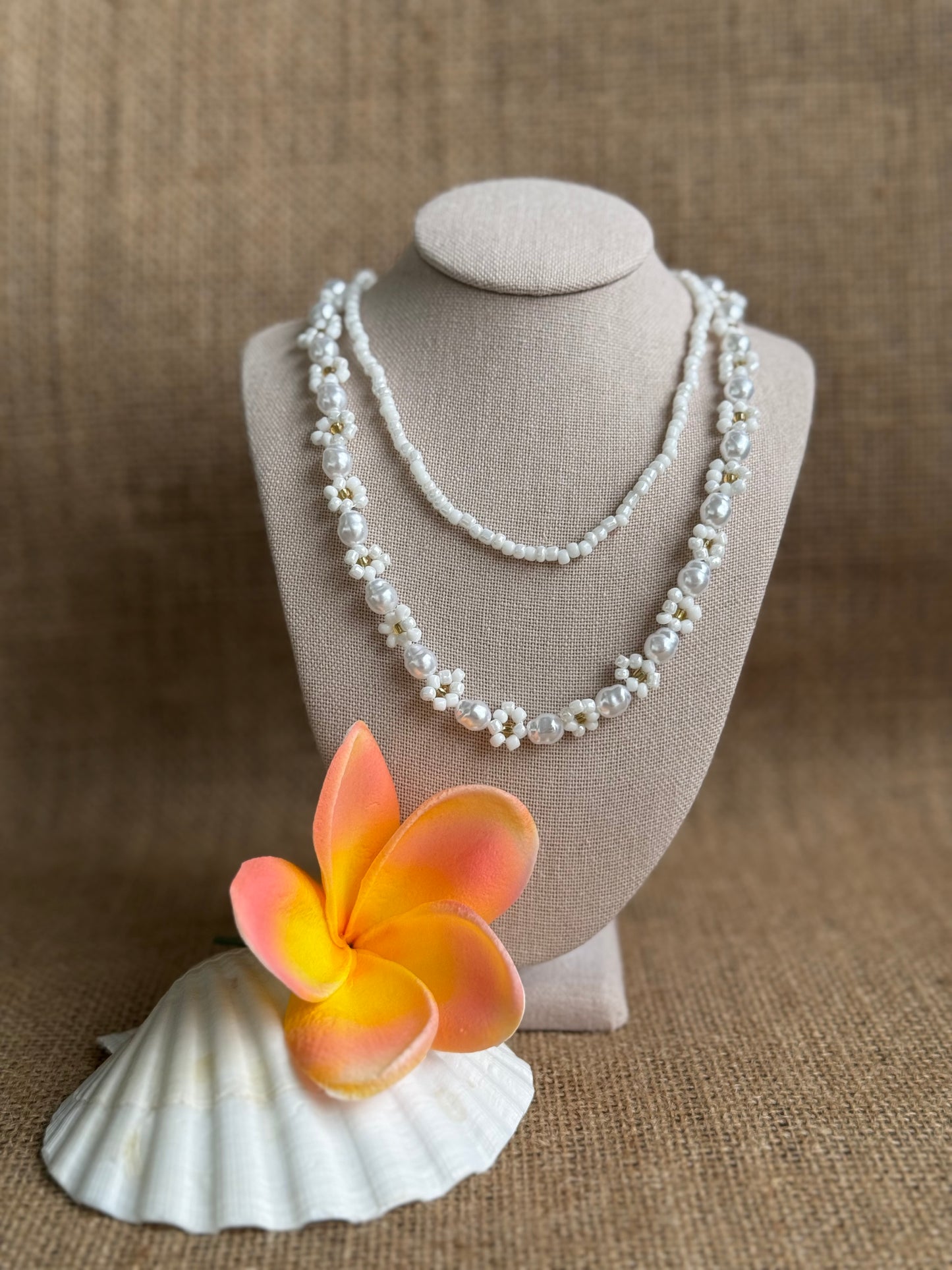 White beaded flower set necklace