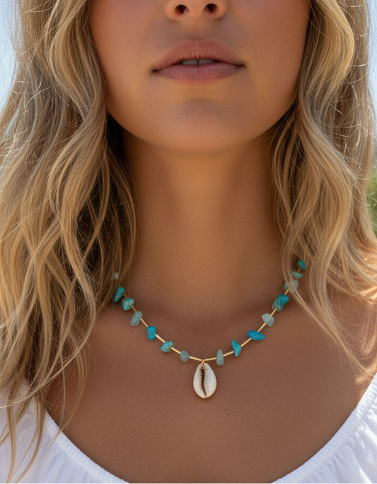 Blue Corwie shell necklace